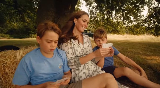 Kate Middleton baru saja mengumumkan jika dirinya telah selesai menjalani pengobatan kankernya. Hal tersebut dibagikan melalui akun Instagram @princeandprincessofwales pada Senin (9/9/24). Foto: Instagram@princeandprincessofwales