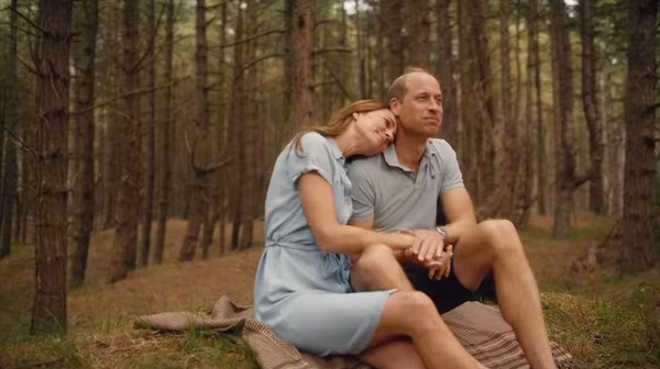 Foto Mesra Kate Middleton-Pangeran William Umumkan Selesai Pengobatan Kanker