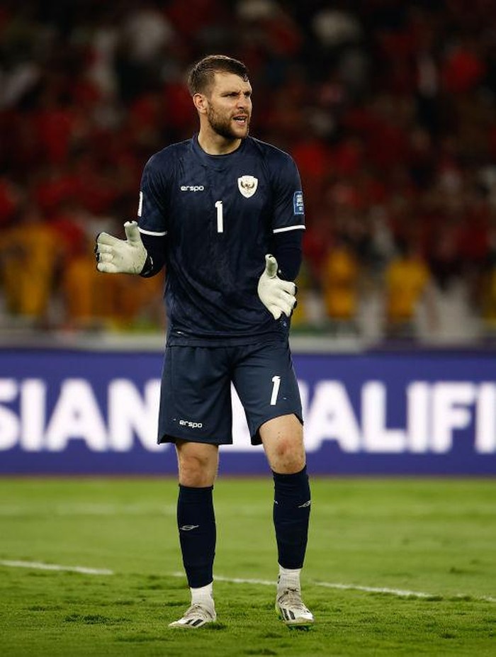 Maarten Paes JAKARTA, INDONESIA - SEPTEMBER 10: Maarten Vincent Paes of Indonesia reacts during the FIFA World Cup Asian 3rd Qualifier Group C match between Indonesia and Australia at Gelora Bung Karno Stadium on September 10, 2024 in Jakarta, Indonesia. (Photo by Robertus Pudyanto/Getty Images)