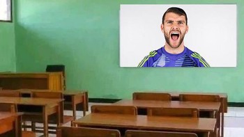 Aksi Maarten Paes memang berkelas. Foto: (Twitter)