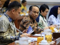 Menkominfo-Komisi 1 DPR Bahas RKA 2025