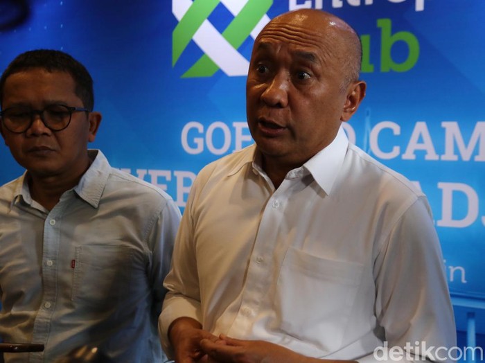 Menteri Koperasi dan Usaha Kecil dan Menengah (UKM) Teten Masduki saat ditemui di UC UGM, Kabupaten Sleman, DIY, Selasa (10/9/2024).