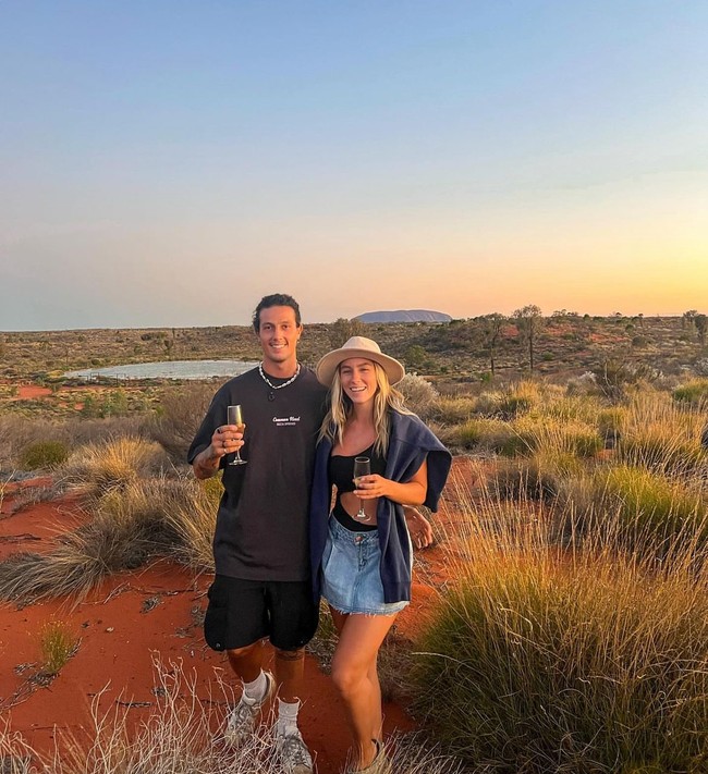 Kami membuat konten di beberapa landmark di Australia. Kami ingin memperluas ini dan membawa konten kami ke seluruh dunia,” ujar Rebecca. Foto: Dok. Instagram @islandbound_ontour