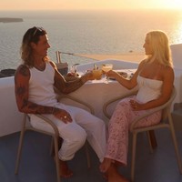 Viralnya pasangan tersebut tidak lepas dari hujatan. Pasangan tersebut tidak jarang disebut ‘sampah masyarakat’. Foto: Dok. Instagram @islandbound_ontour