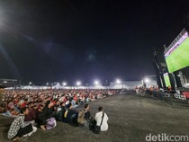 Serunya Nobar Indonesia Vs Australia di Surabaya Expo Center