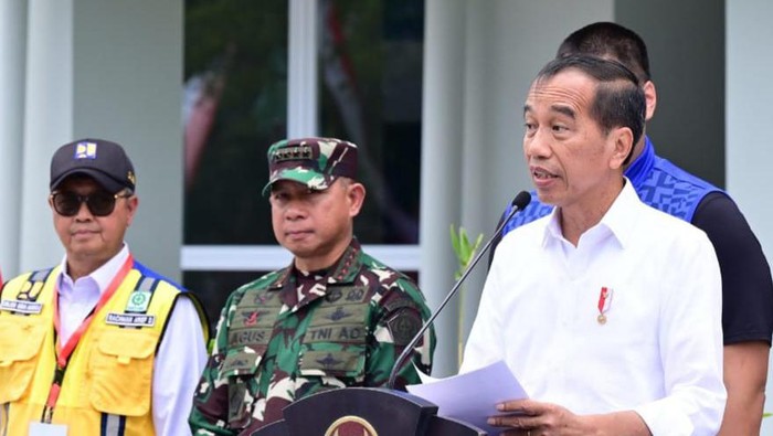 Panglima TNI Dampingi Presiden Jokowi Resmikan Venue PON XXI