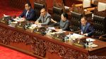 Momen Paripurna DPR Sahkan 5 Anggota BPK RI