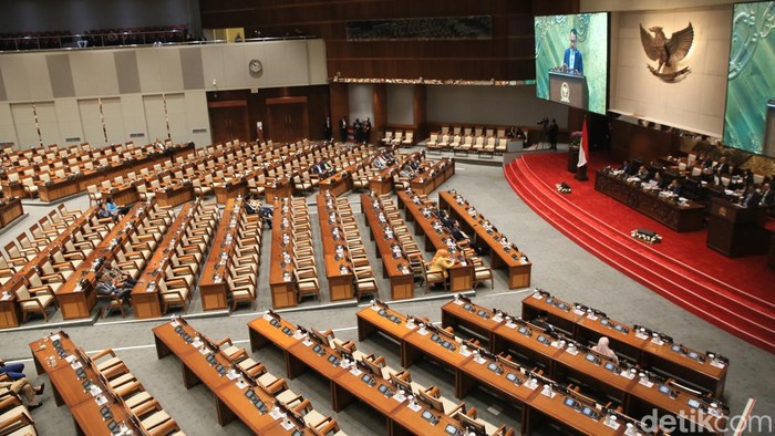 Dewan Perwakilan Rakyat (DPR) RI menyetujui hasil uji kelayakan dan kepatutan (fit and proper test) anggota Badan Pemeriksa Keuangan (BPK) periode 2024-2029. Terdapat lima anggota BPK terpilih yang disahkan, Selasa (10/9/2024).