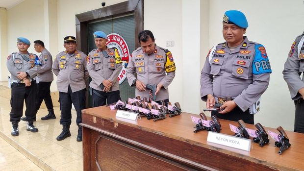 pemeriksaan senpi polres jombang
