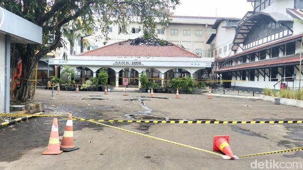 Penampakan Pos Bloc dan Masjid usai kebakaran. (Astrid/detikcom)