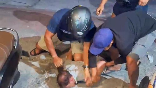 Tangkapan layar saat petugas kepolisian menangkap residivis pelaku pencurian emas pada Minggu (8/9/2024) (istimewa)