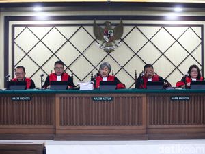 Hukuman Sekjen Kementan Kasdi Subagyono Juga Diperberat Jadi 9 Tahun Bui
