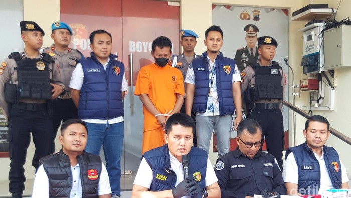 Suasana konferensi pers kasus penganiayaan Kades Sendang Sukimin di Mapolres Boyolali, Selasa (10/9/2024).