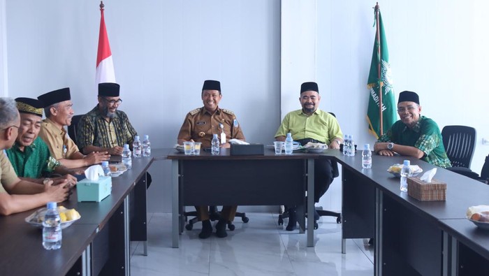 Penjabat (Pj) Gubernur Bangka Belitung (Babel) Sugito berkunjung Kantor Pimpinan Wilayah (PW) Muhammadiyah Babel.