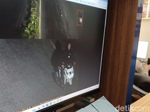 Heboh Pemotor Ditilang ETLE Bonceng Pocong Tak Pakai Helm, Begini Faktanya