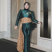 Penampilan Aurel Hermansyah yang berbeda memunculkan banyak komentar netizen. Aku kok rada pangling yah sama mamanur, sekarang badan nya makin kurusan, rahasia nya apasihh? ujar netizen dengan nama akun @silfya*******. Foto: dok. Instagram @aurelie.hermansyah