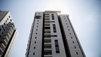 Sejumlah gedung dan berlubang terkena rudal hizbullah.  