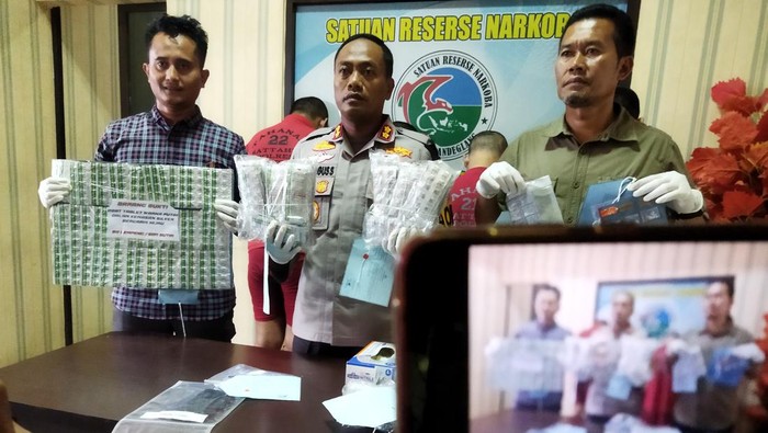 Pria di Pandeglang miliki 2.900 pil Tramadol terancam 12 tahun penjara.