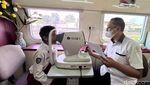 Rail Clinic Mampir Stasiun Bangil, Warga Cek Kesehatan Gratis