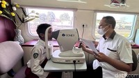 Mereka bebas memilih layanan pemeriksaan umum, pemeriksaan gigi, kesehatan ibu dan anak, pemeriksaan kesehatan mata, pemeriksaan laboratorium sederhana, serta penyuluhan kesehatan oleh tim kesehatan.