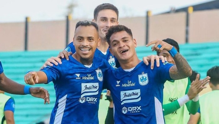 Selebrasi pemain PSIS Semarang dalam laga Liga 1 2024/2025.