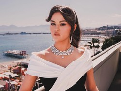 Selena Gomez akan Donasi 100% Penjualan Rare Beauty untuk Kesehatan Mental