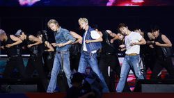 Foto-foto SEVENTEEN di Panggung Lollapalooza Berlin
