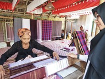 Siami, Sang Penenun Banyuwangi yang Setia pada Pakem dan Tradisi