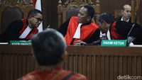 Sidang ini dengan agenda pembacaan putusan sela.  