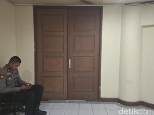 Sudah 10 Jam, Polda Riau Masih Geledah Sekretariat DPRD Riau Terkait SPPD Fiktif