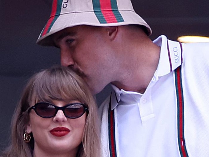 NEW YORK, NEW YORK - SEPTEMBER 08:  Singer-songwriter Taylor Swift and Travis Kelce of the Kansas City Chiefs attend the Mens Singles Final match between Taylor Fritz of the United States and Jannik Sinner of Italy on Day Fourteen of the 2024 US Open at USTA Billie Jean King National Tennis Center on September 08, 2024 in the Flushing neighborhood of the Queens borough of New York City. (Photo by Sarah Stier/Getty Images)