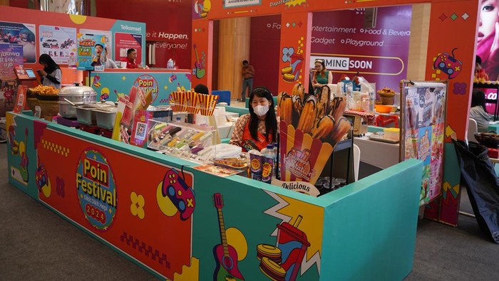 Telkomsel menggelar Poin Festival Roadshow di empat kota besar di Indonesia.