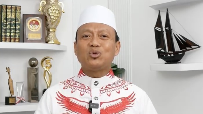 Ustaz Dasad Latif. Dokumen Istimewa