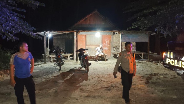 Warkop  di Lamongan lokasi pembacokan korban