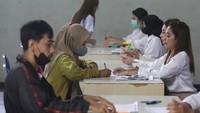 BLT tersebut dapat dibelanjakan untuk memenuhi kebutuhan pangan. 