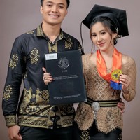 Sementara Devani Audri merupakan kekasih dari Ernando Ari. Meski foto kebersamaan keduanya hanya sedikit di Instagram, namun di bio Instagram masing-masing tertulis jika keduanya berpacaran. Foto: Instagram/@devaniaudri_