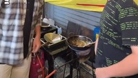 Tidak hanya hangout dan bersenang-senang, ia juga mengelola bisnis kuliner. Sego babat di kawasan Malang disebut-sebut menjadi salah satu bisnis eks pemeran Tarzan cilik. Foto: Instagram/baimalkatiri