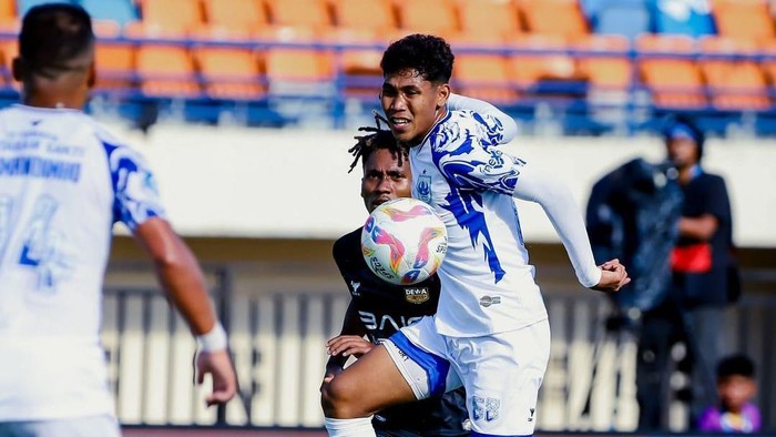 Dewa United melawan PSIS Semarang dalam laga Liga 1 2024/2025 di Stadion Si Jalak Harupat, Kabupaten Bandung, Rabu (11/9/2024) sore.