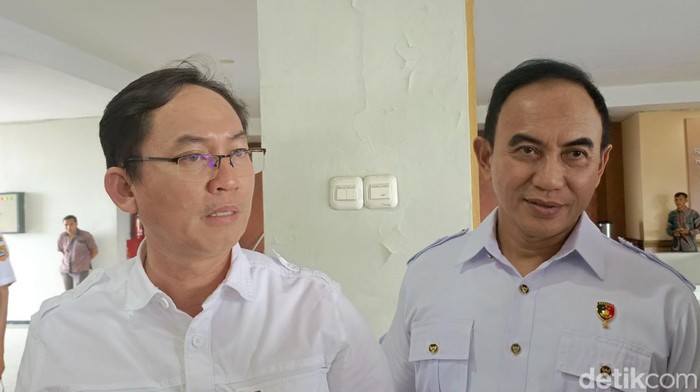 Direktur Jenderal Tanaman Pangan (Dirjen TP) Kementrian Pertanian, Yudi Sastro dan Ketua Satgas Pangan Polri, Brigjen Djoko Prihadi .