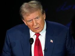 Trump Bilang Israel Harus Serang Fasilitas Nuklir Iran!