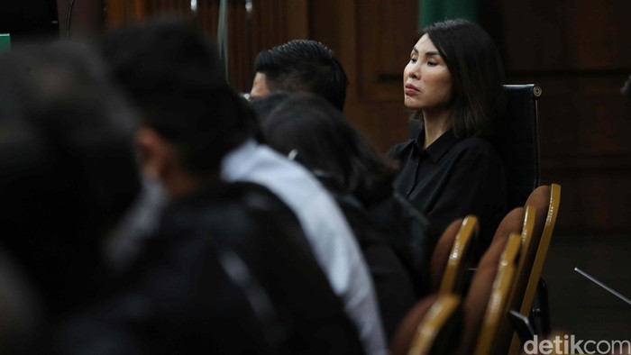 Crazy rich PIK, Helena Lim kembali jalani sidang kasus korupsi pengelolaan timah. Sidang kali ini menghadirkan lima orang saksi.