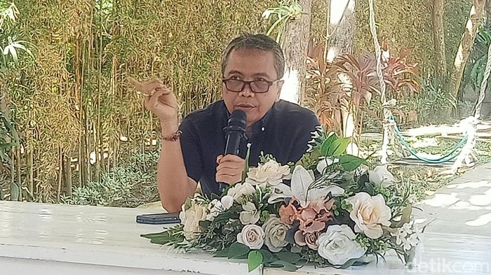 GM PT PLN UID Bali, I Gede Agung Sindu Putra, saat memberikan keterangan pers persiapan kelistrikan Bali International Airshow 2024 di Denpasar, Rabu (11/9/2024). (Ni Made Lastri Karsiani Putri/detikBali)