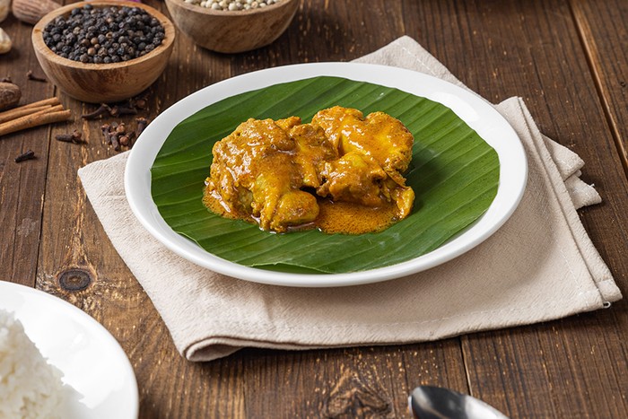 Warung nasi Padang yang punya gulai otak enak.