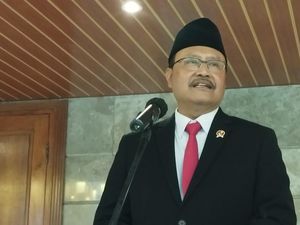 Mensos Akan Beri Sanksi Penerima Bantuan yang Main Judol: Tak Dibantu Lagi