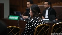 Sidang pun dilanjutkan ke tahap pembuktian. Hakim memerintahkan jaksa menghadirkan saksi pada sidang selanjutnya untuk membuktikan surat dakwaannya terhadap Rosalina. Hakim menyatakan surat dakwaan jaksa terhadap Rosalina sudah lengkap dan cermat.