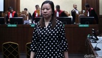 Hakim mengatakan persidangan tak digelar di PN Pangkal Pinang juga sebagai antisipasi adanya teror maupun intimidasi. Kemudian, terdakwa dalam kasus ini juga tokoh yang memiliki simpatisan.