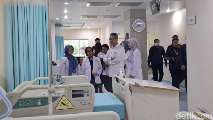 Pj Gubernur DKI Jakarta Heru Budi mengunjungi RSUD Tarakan Jakpus