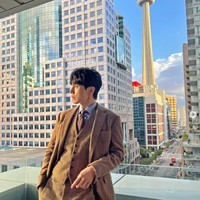 Sedangkan Lee Dong Wook saat ini berusia 42 tahun. Saat diwawancara di acara YouTube Pinggyego pada Agustus 2024, pemain drama Korea Tale of the Nine Tailed itu mengaku terlalu malas pacaran di usianya sekarang. Foto: Dok. Instagram