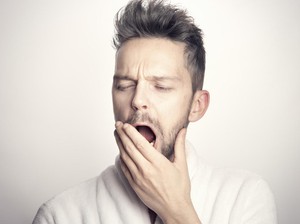 Kenapa Menguap Bisa Mengeluarkan Air Mata? Ini Penjelasannya