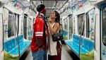 Momen Jennifer dan Irfan Bachdim Happy Banget Naik MRT ke GBK